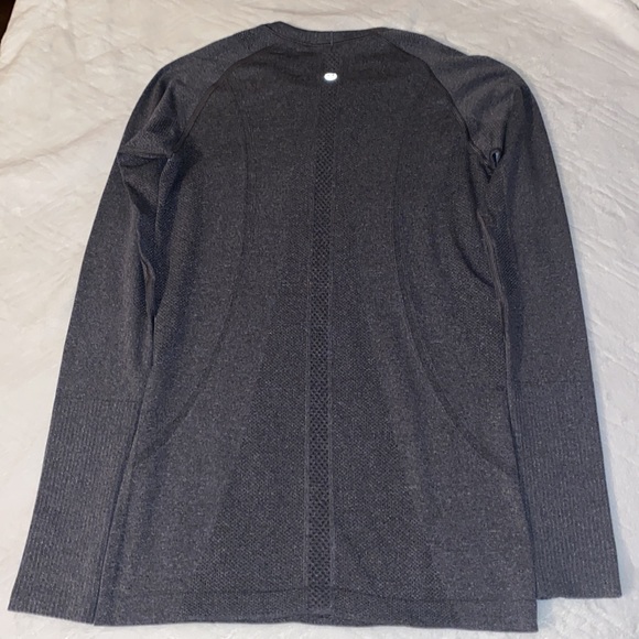 Lululemon Swiftly Tech Long Sleeve Crew Size 6 - Picture 3 of 8